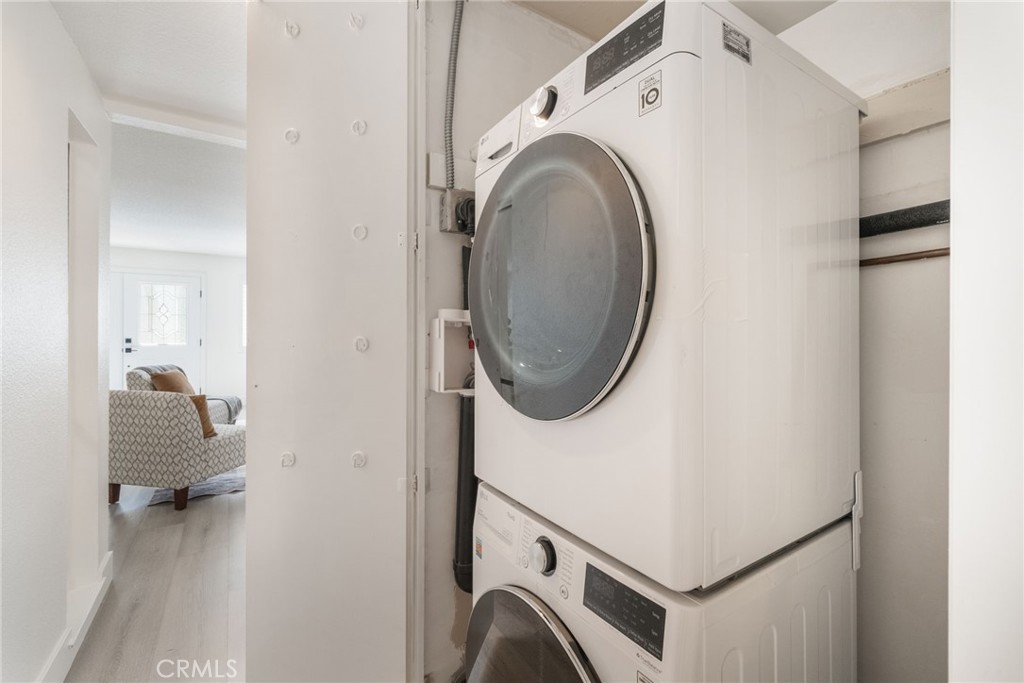 2026 Via Mariposa C Property Photo 32
