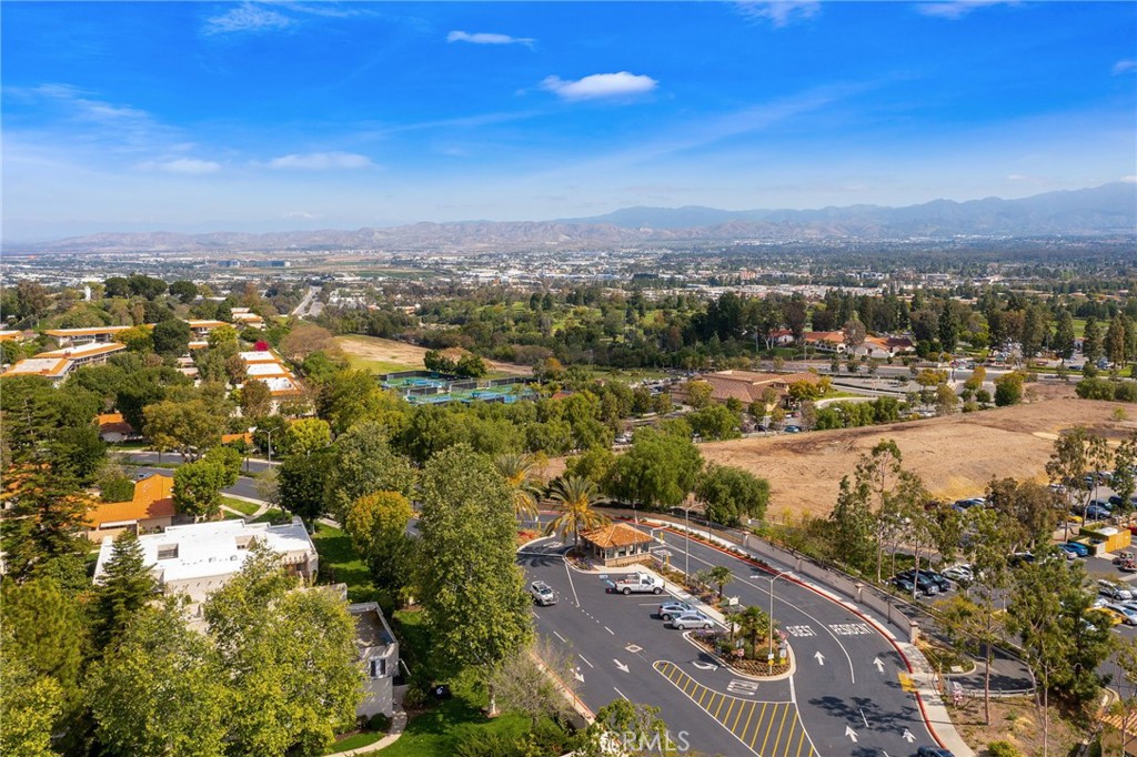2026 Via Mariposa C Property Photo 46