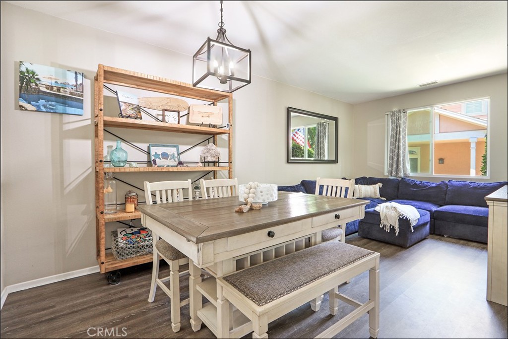 10 Bluff Cove Property Photo 2