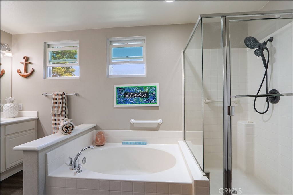 10 Bluff Cove Property Photo 22