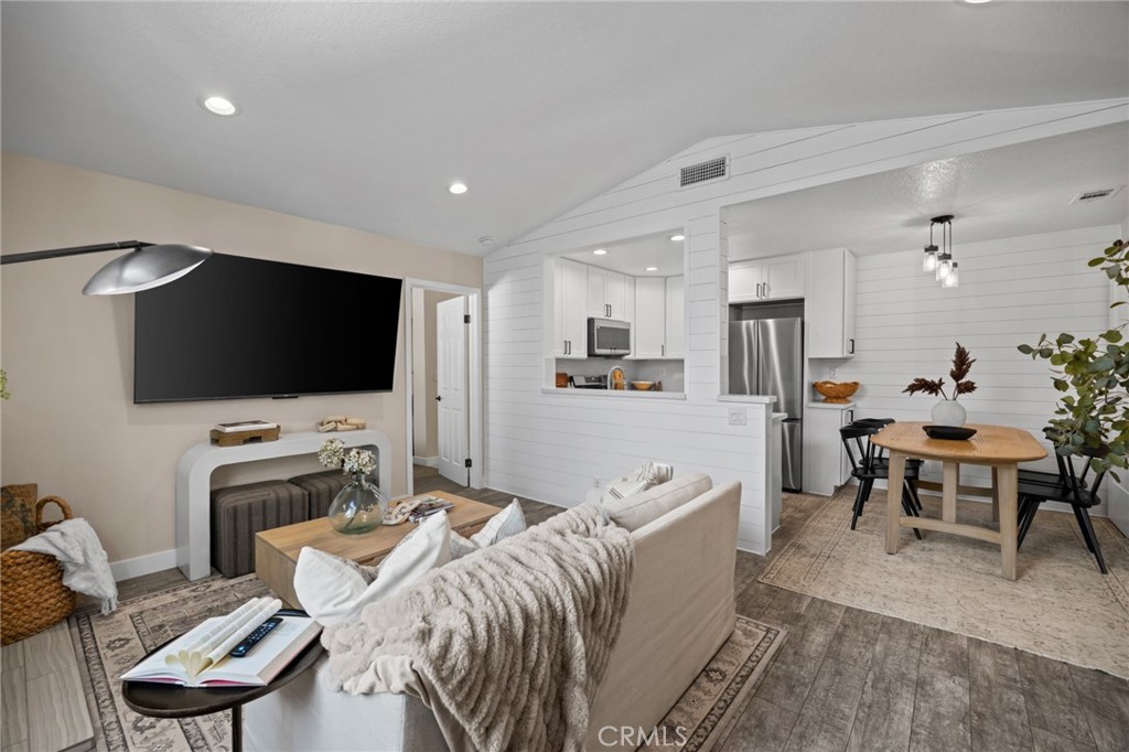 7 Rosa Property Photo 6