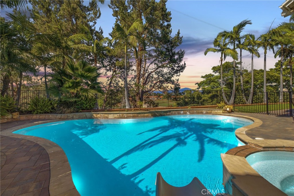 5 Heatherwood Property Photo 1