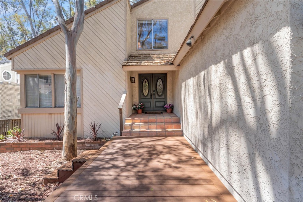25012 Woodridge Property Photo 6