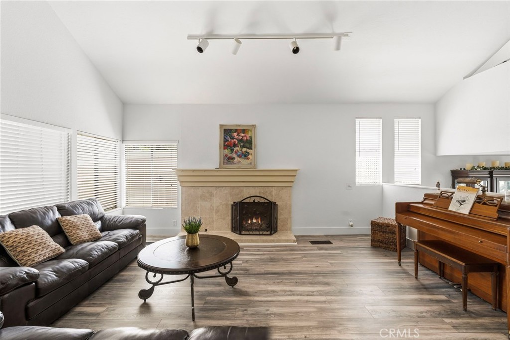 25012 Woodridge Property Photo 11