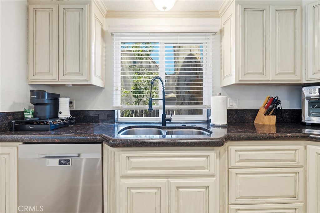 25012 Woodridge Property Photo 19