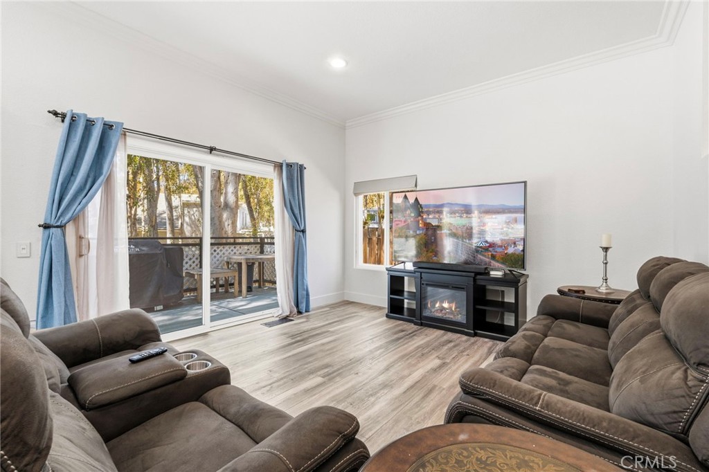 25012 Woodridge Property Photo 23