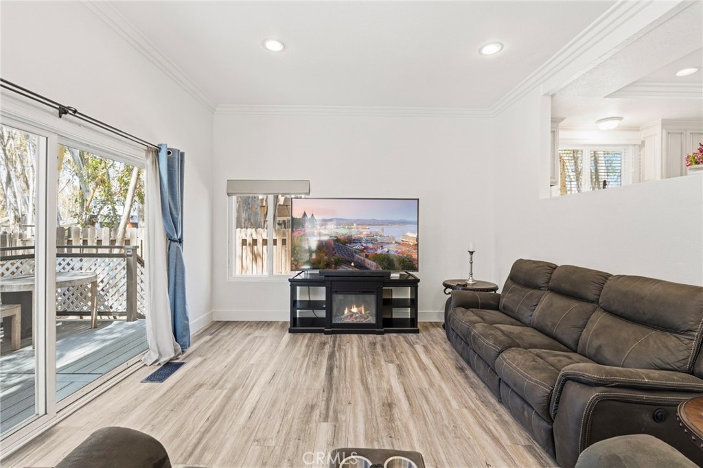 25012 Woodridge Property Photo 24