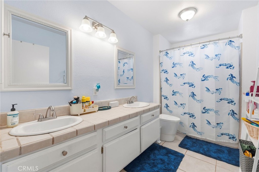 25012 Woodridge Property Photo 43