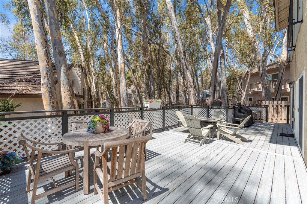 25012 Woodridge Property Photo 50