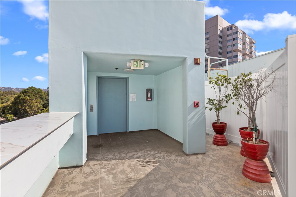 10336 Wilshire 703 Property Photo 4