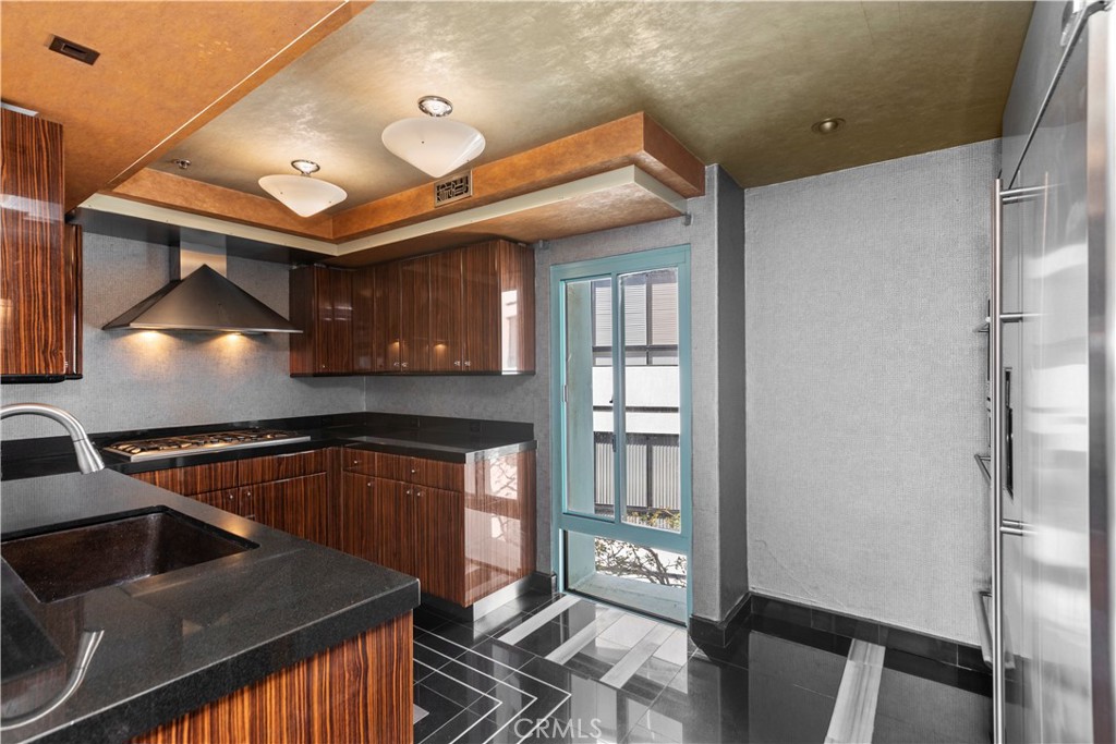 10336 Wilshire 703 Property Photo 9