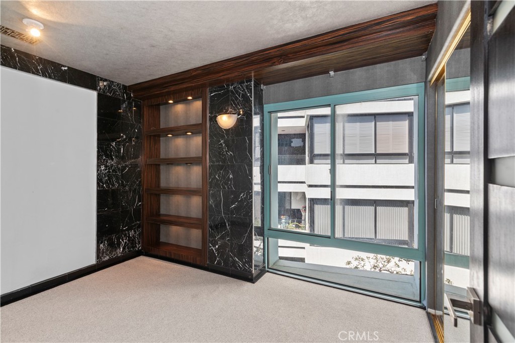 10336 Wilshire 703 Property Photo 16
