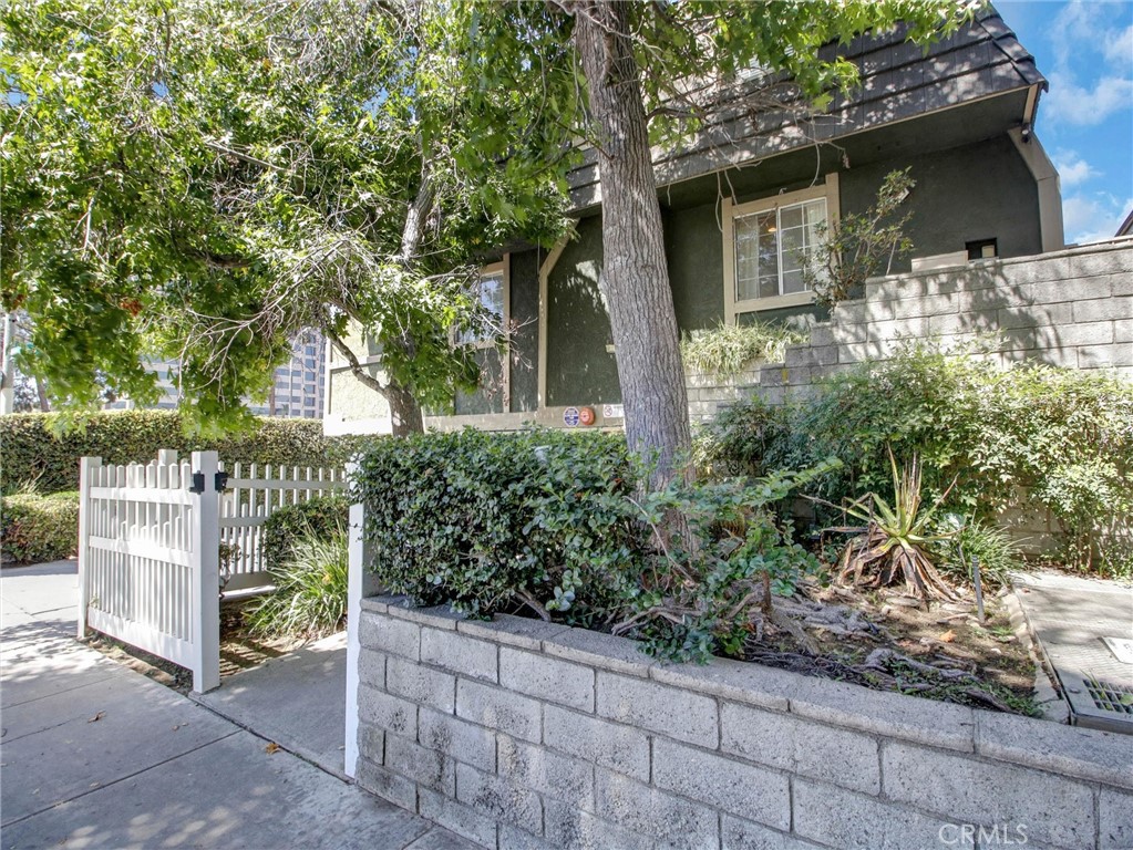 379 N Mentor Avenue 1 Property Photo 1