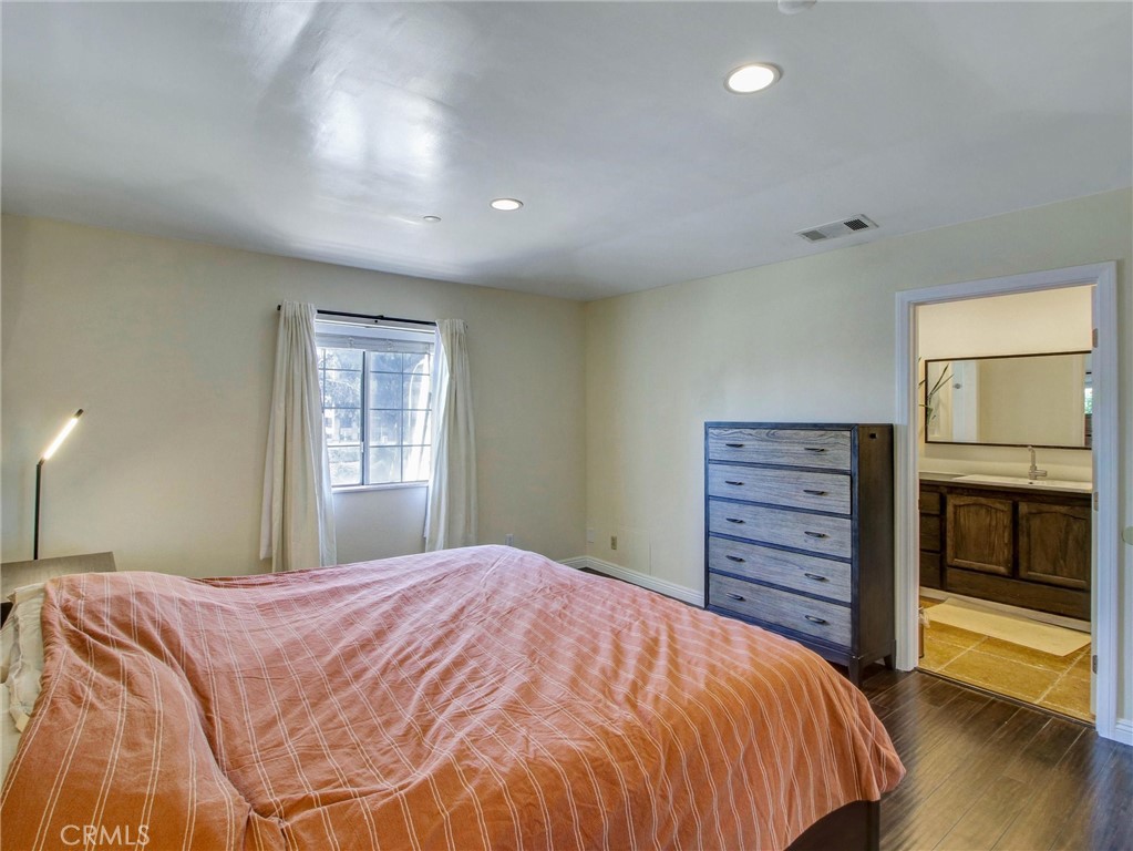 379 N Mentor Avenue 1 Property Photo 5
