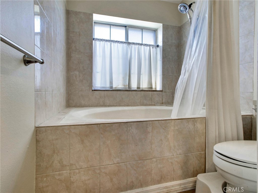 379 N Mentor Avenue 1 Property Photo 7