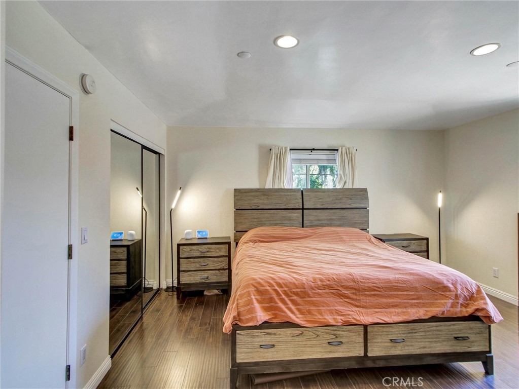 379 N Mentor Avenue 1 Property Photo 8