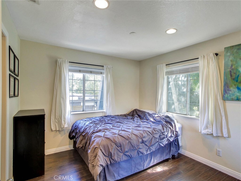 379 N Mentor Avenue 1 Property Photo 10