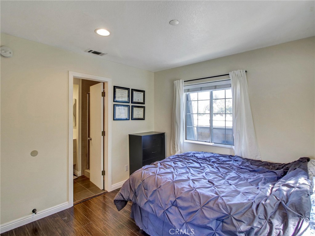 379 N Mentor Avenue 1 Property Photo 11