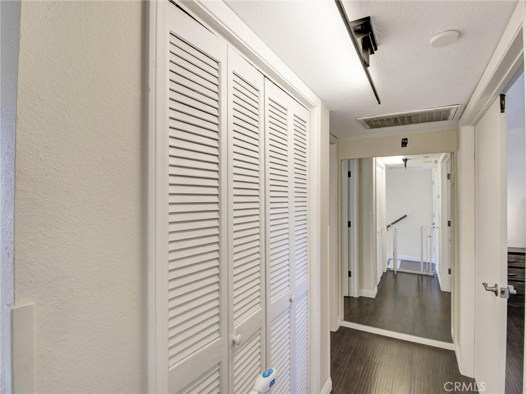 379 N Mentor Avenue 1 Property Photo 14