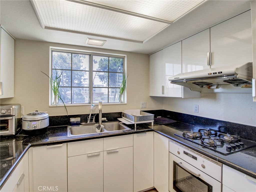 379 N Mentor Avenue 1 Property Photo 17