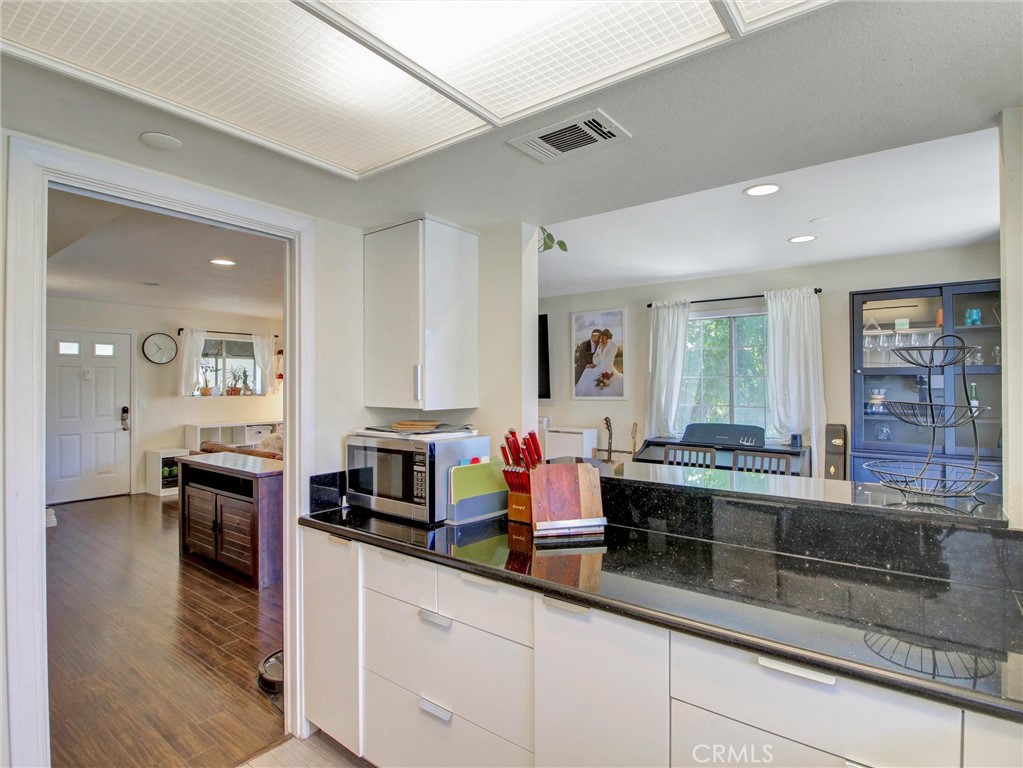379 N Mentor Avenue 1 Property Photo 18