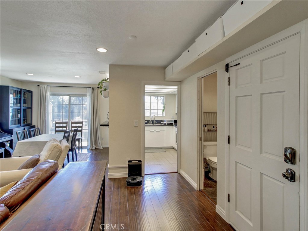 379 N Mentor Avenue 1 Property Photo 28