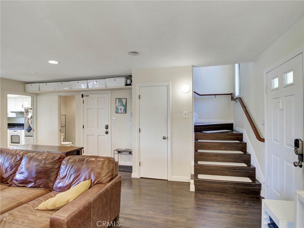 379 N Mentor Avenue 1 Property Photo 32