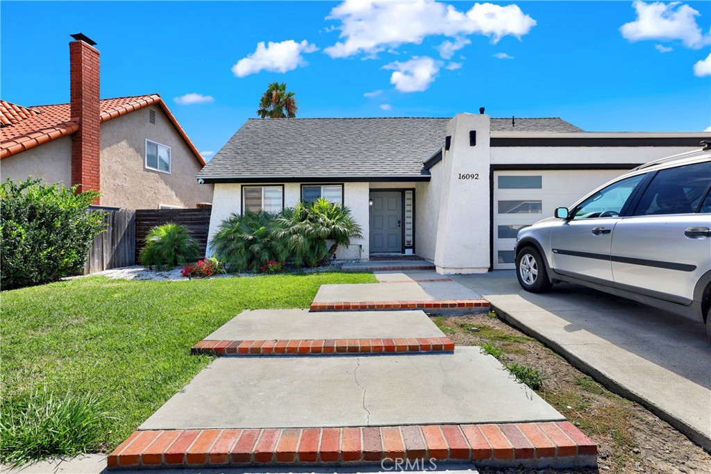 16092 Feltham Property Photo 2