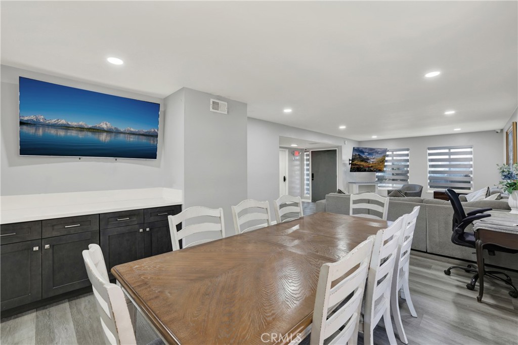 16092 Feltham Property Photo 5