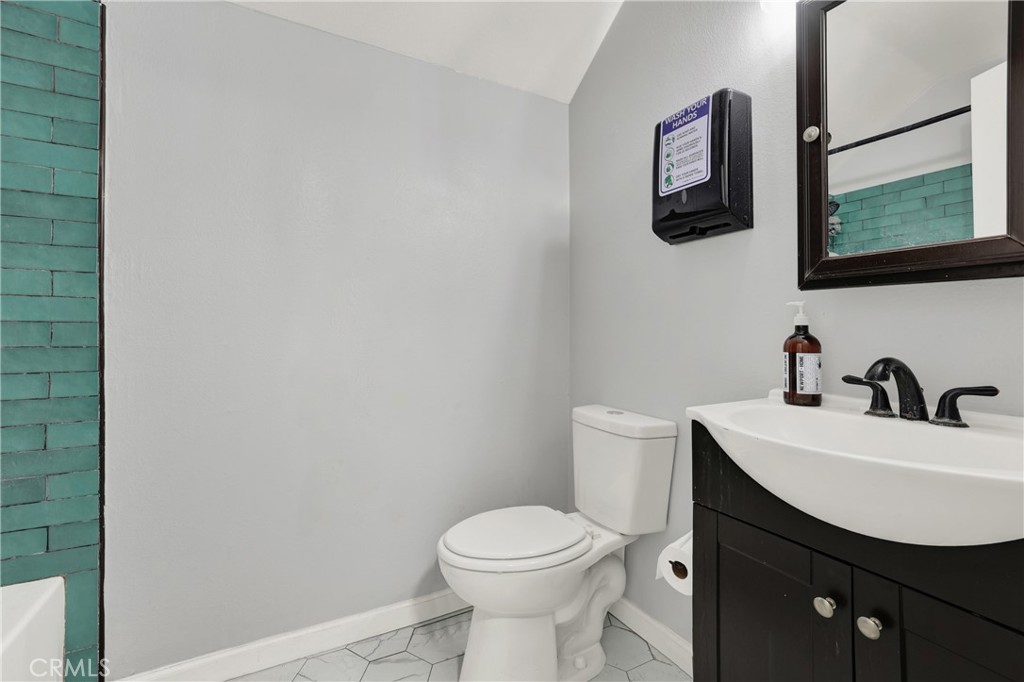 16092 Feltham Property Photo 11