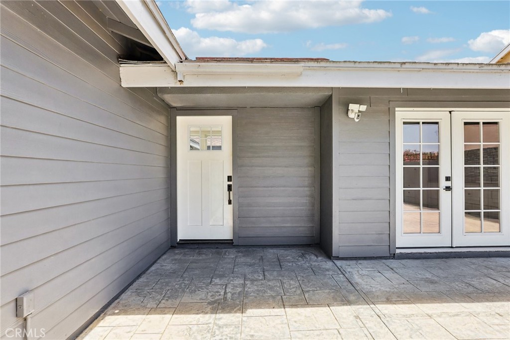 1760 N Glenview Property Photo 3