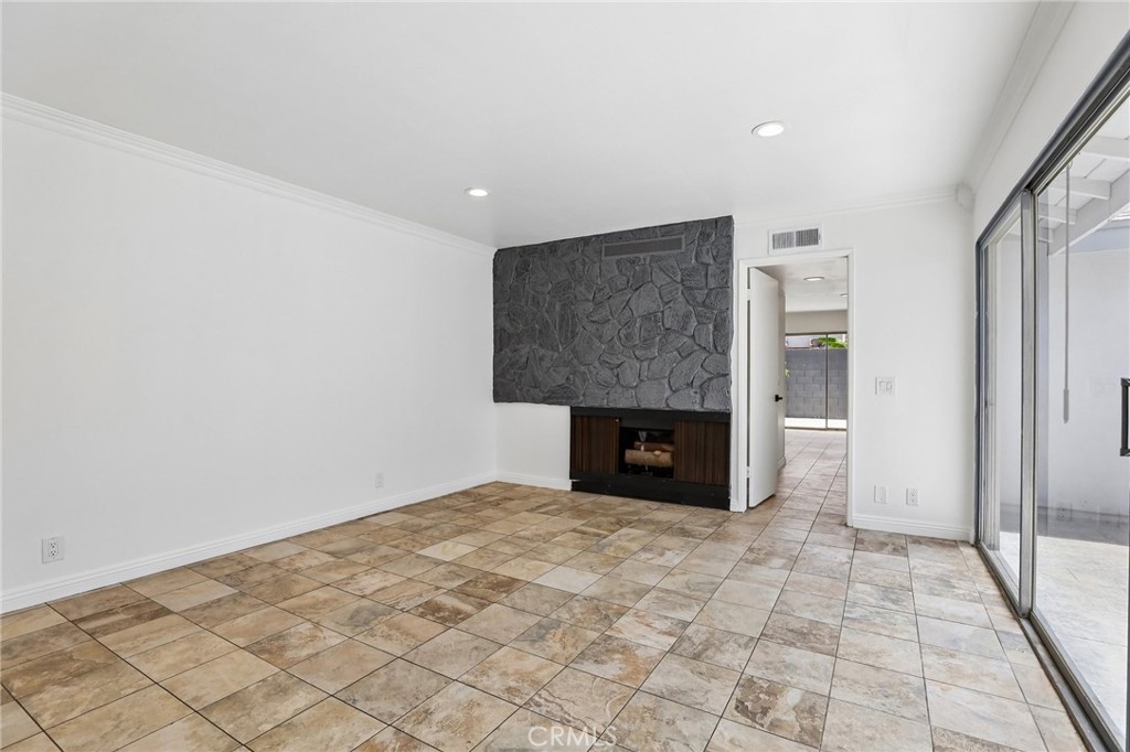 1760 N Glenview Property Photo 5