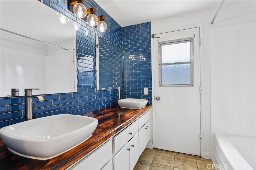 1760 N Glenview Property Photo 19