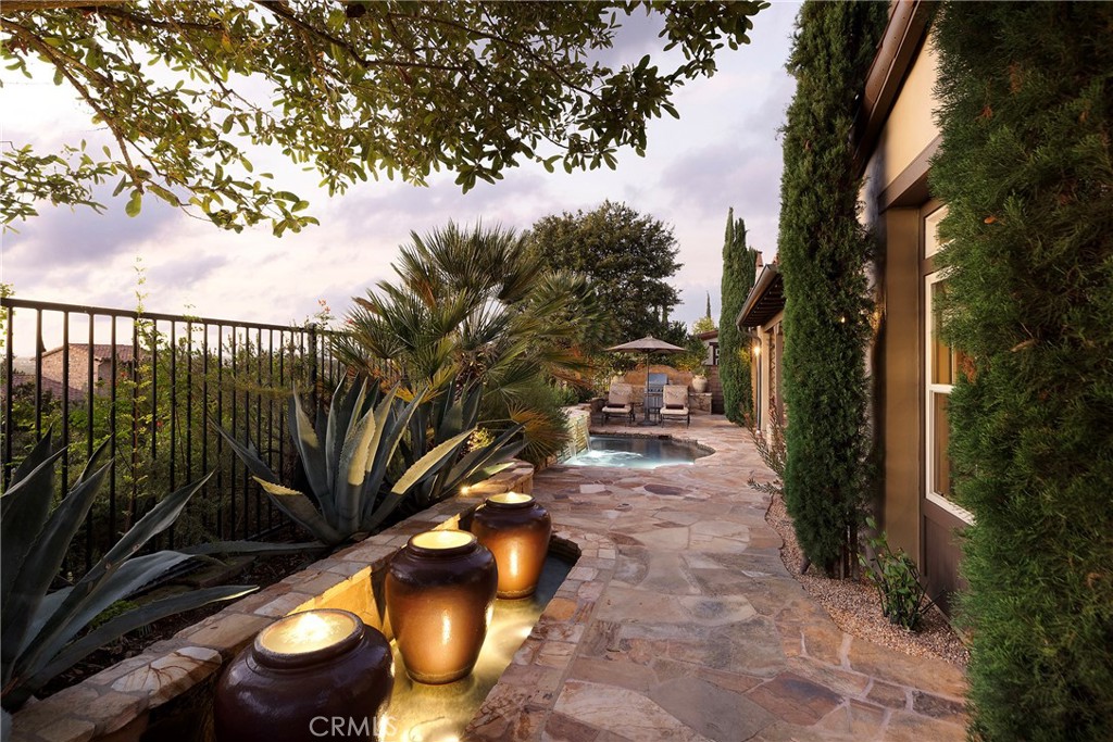 9 Sandalo Court Property Photo 7