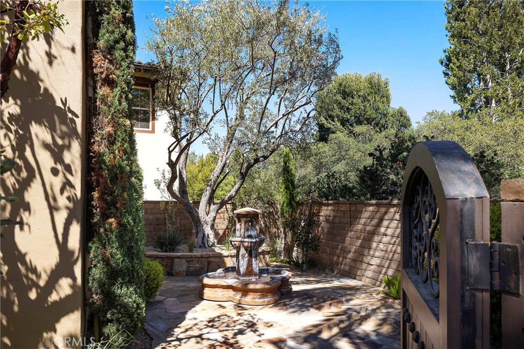 9 Sandalo Court Property Photo 15