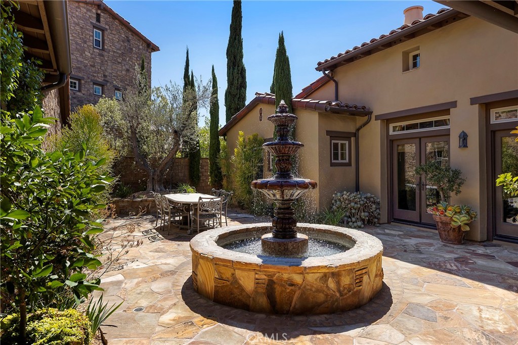 9 Sandalo Court Property Photo 17