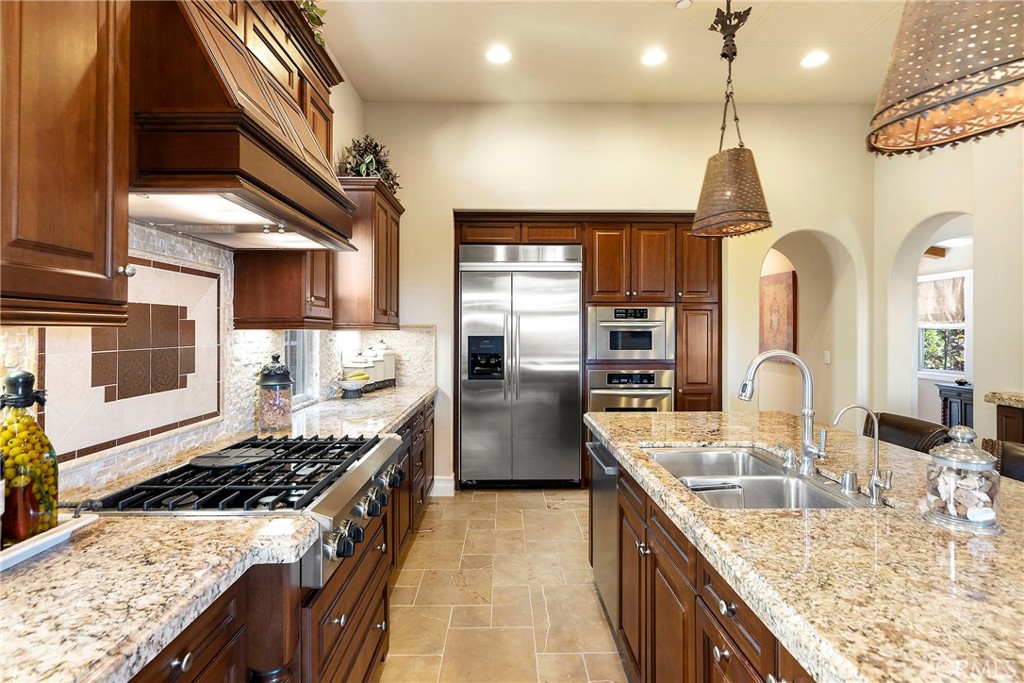 9 Sandalo Court Property Photo 29