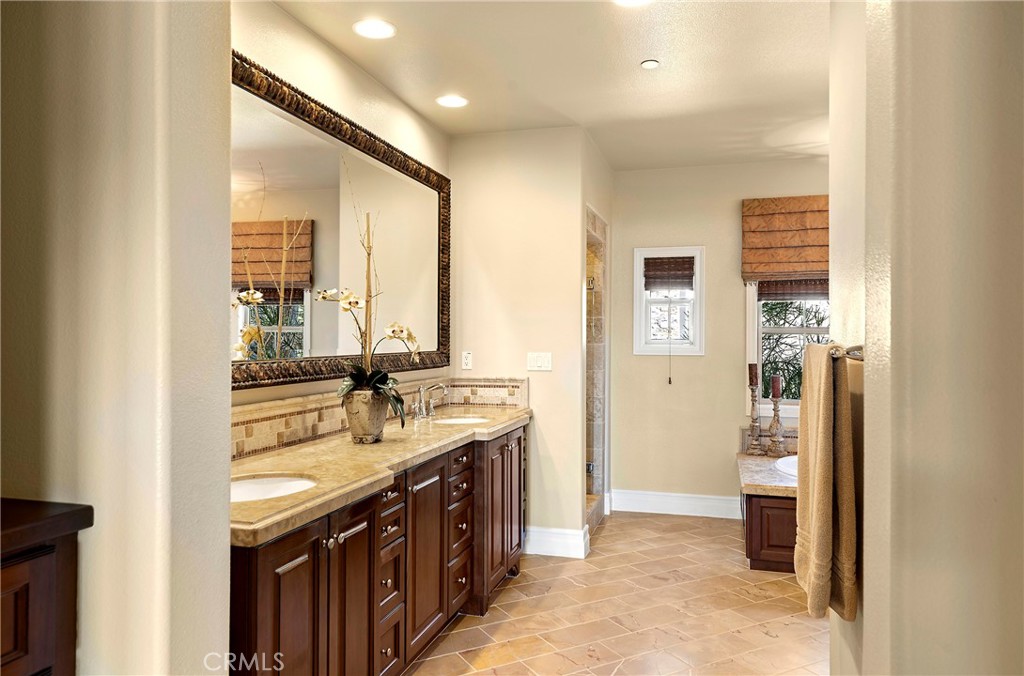9 Sandalo Court Property Photo 36