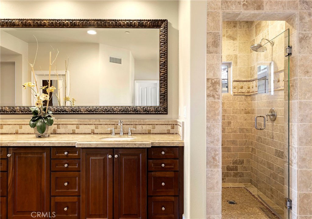 9 Sandalo Court Property Photo 39
