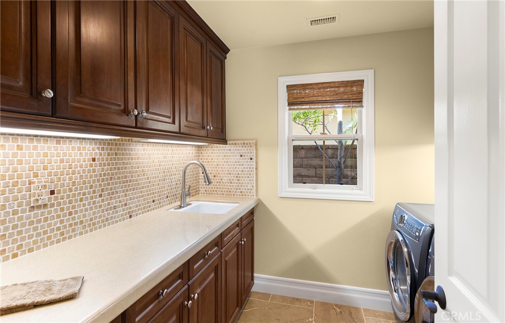 9 Sandalo Court Property Photo 40