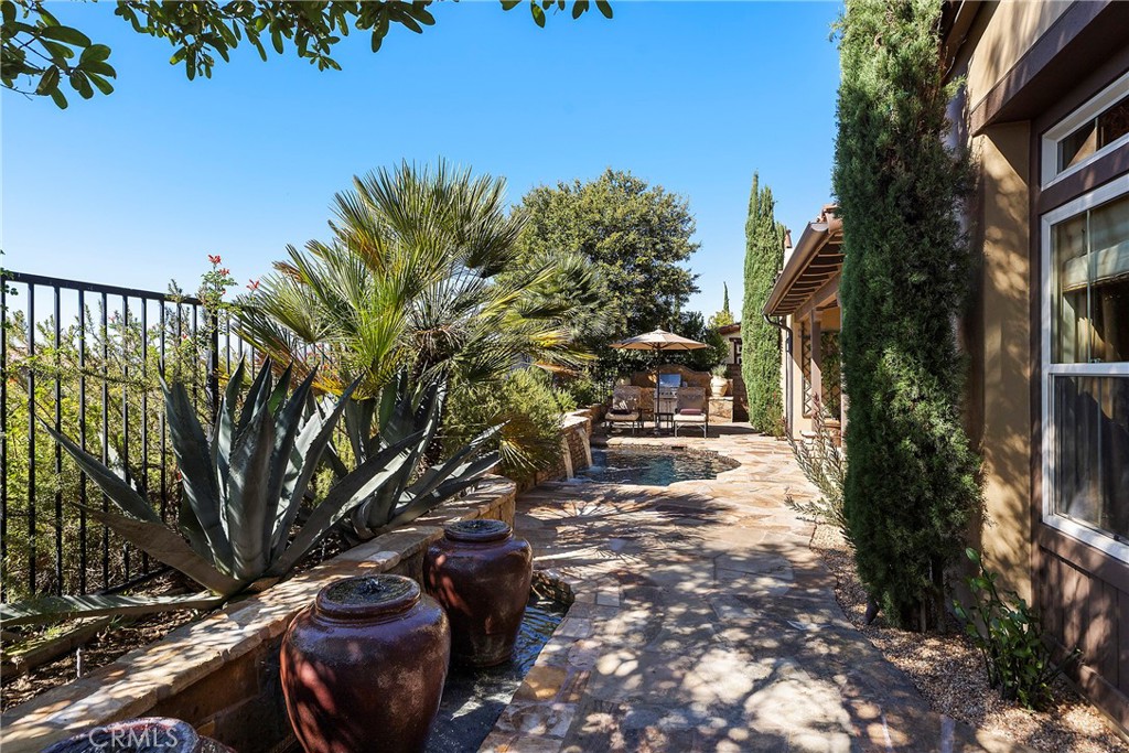 9 Sandalo Court Property Photo 49