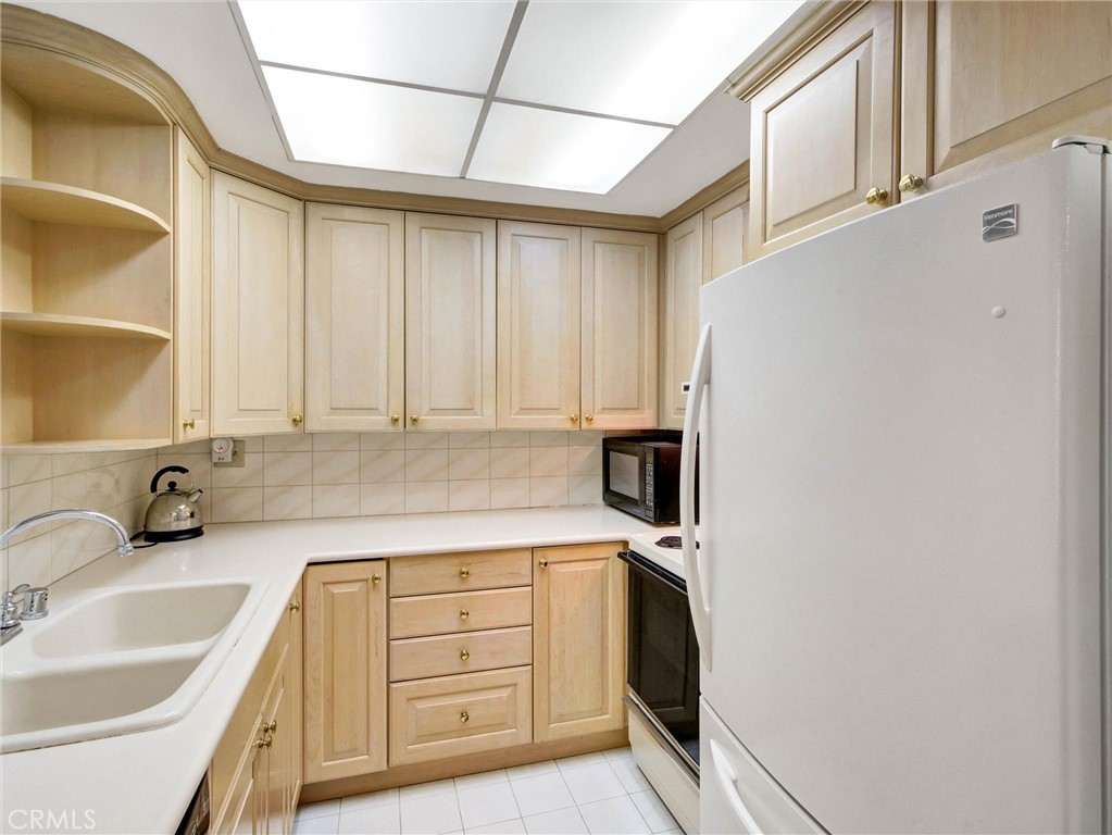 1230 Horn 408 Property Photo 7
