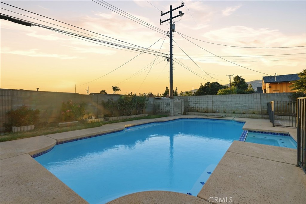 823 N Delancey Ave Property Photo 3