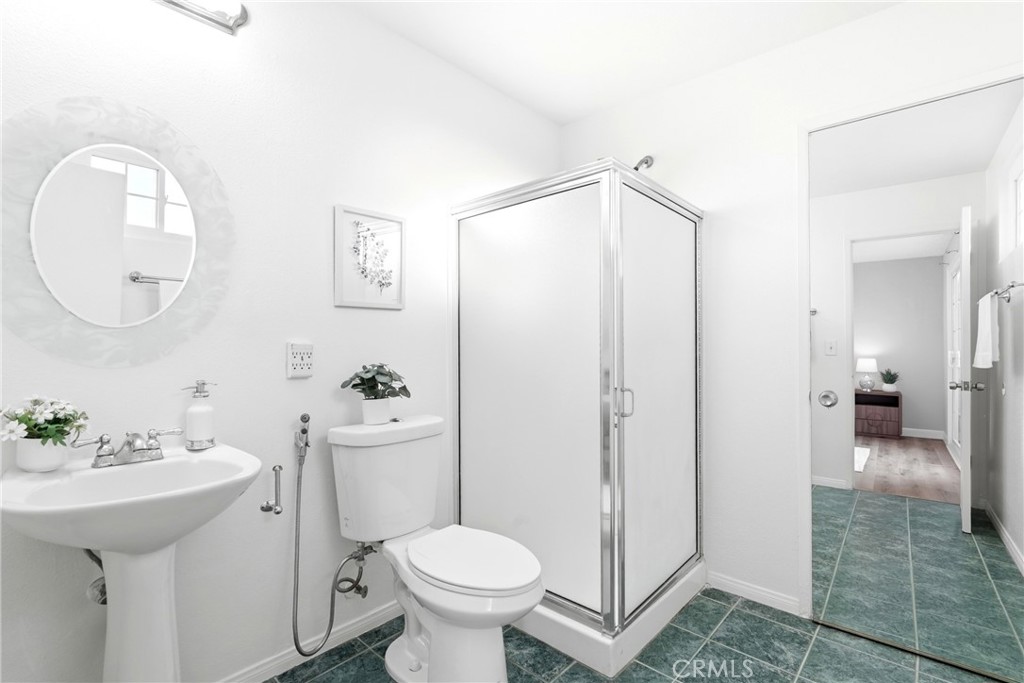 823 N Delancey Ave Property Photo 18