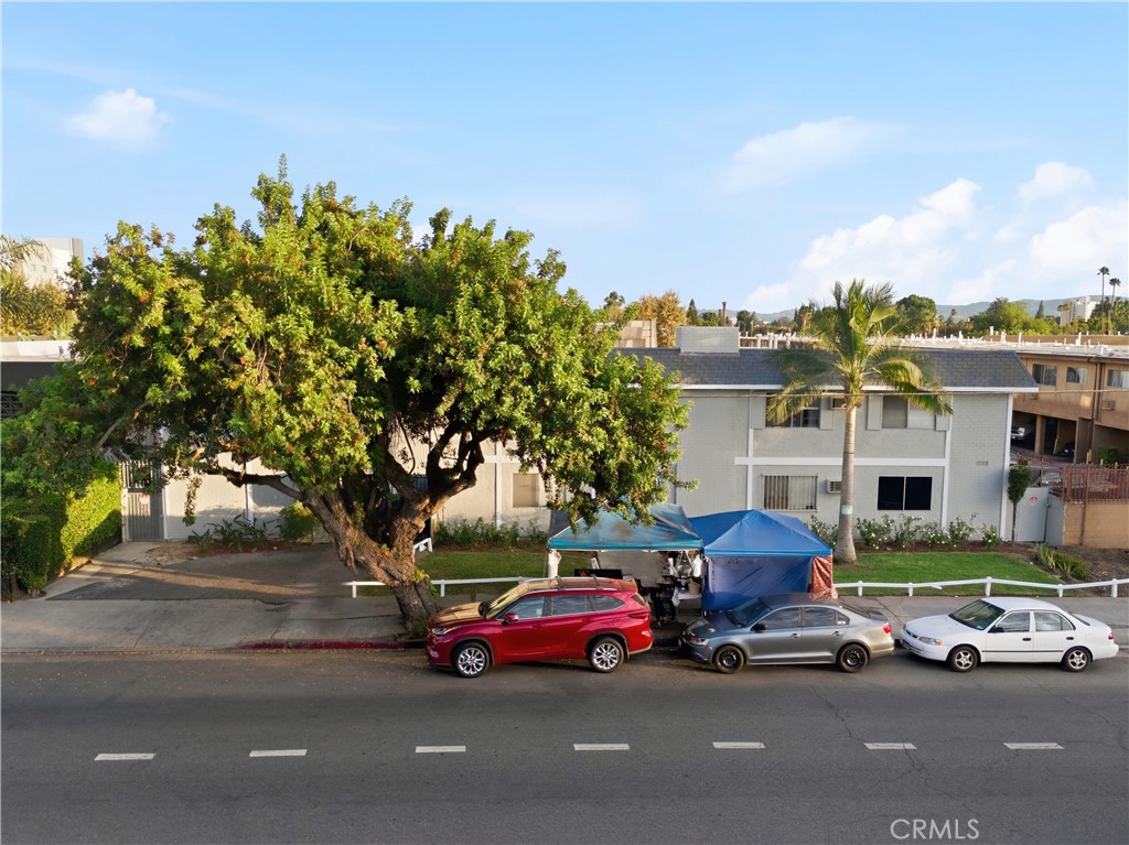 14542 Saticoy Property Photo 2