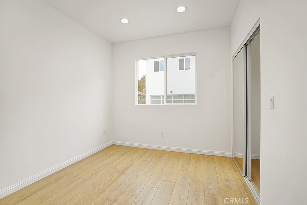 5729 Willow Crest Avenue 5729 Property Photo 11