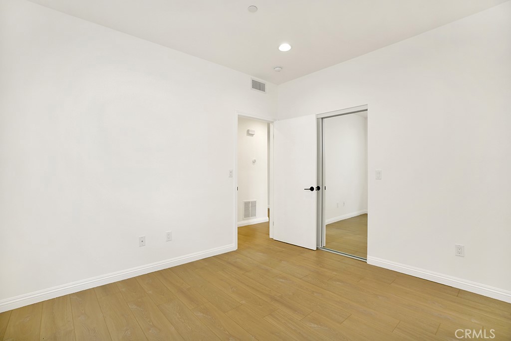 5729 Willow Crest Avenue 5729 Property Photo 13
