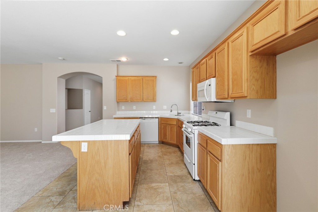231 Spinnaker Property Photo 3