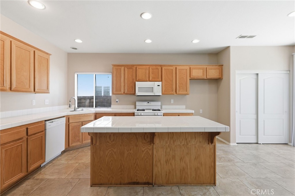 231 Spinnaker Property Photo 4