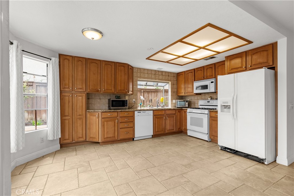 24852 Barclay Property Photo 8